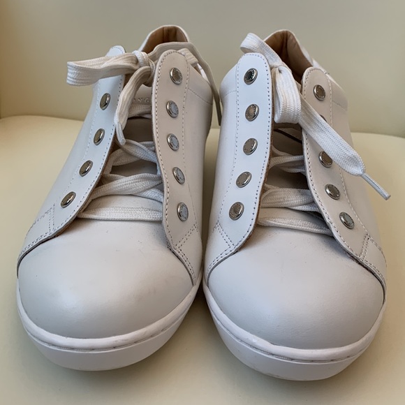 *HOST PICK*  Longchamp White Leather Sneakers - Picture 4 of 14